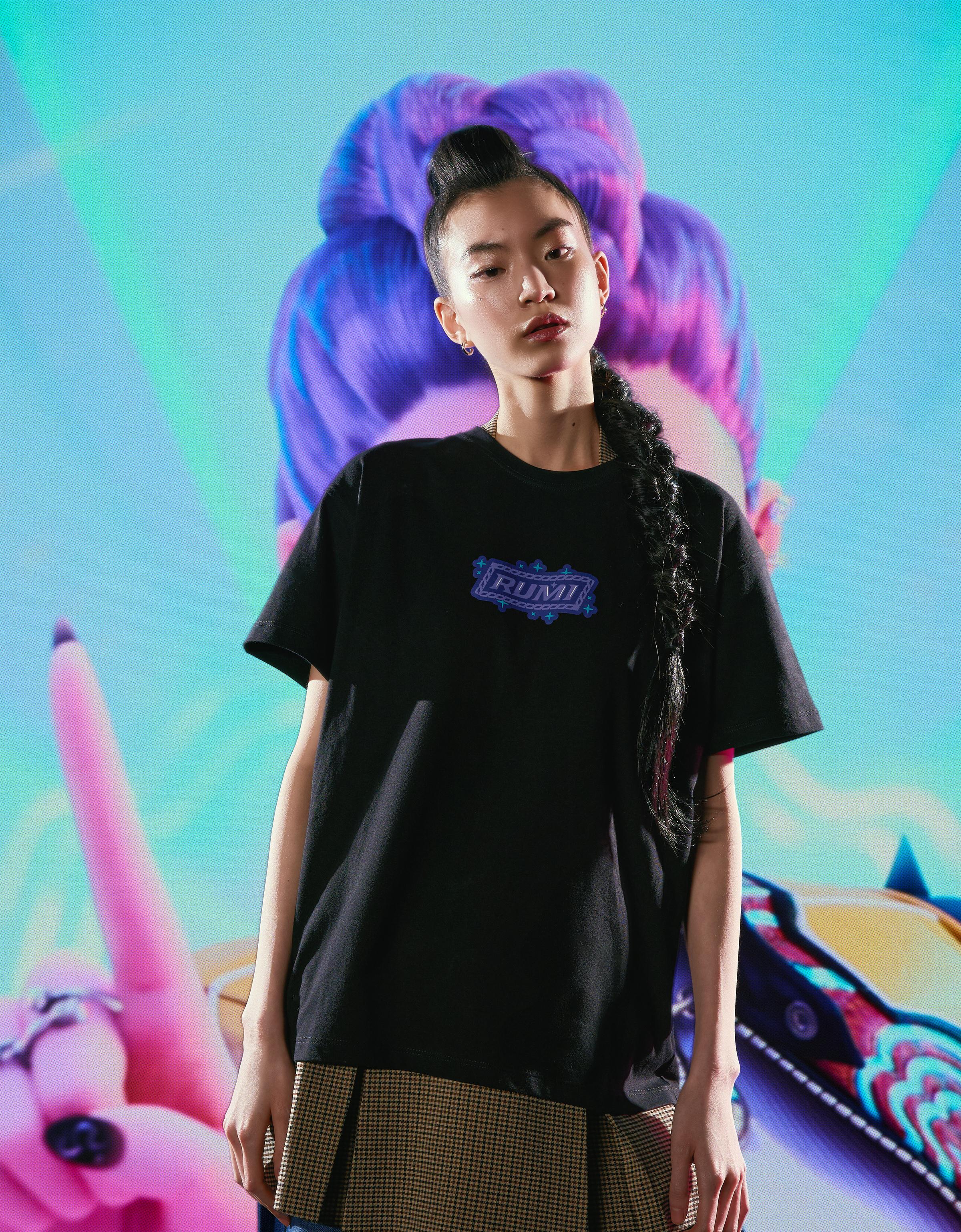 Bershka Kpop Demon Hunters Huntr/X T-Shirt Mit Kurzen Ärmeln Und Print Damen Xxs Schwarz