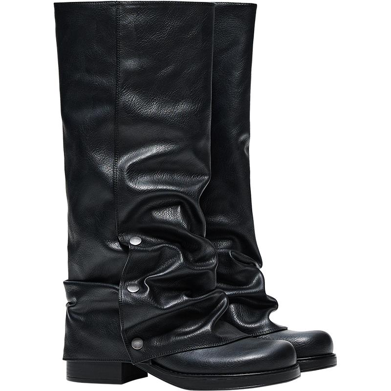 Flat trouser boots