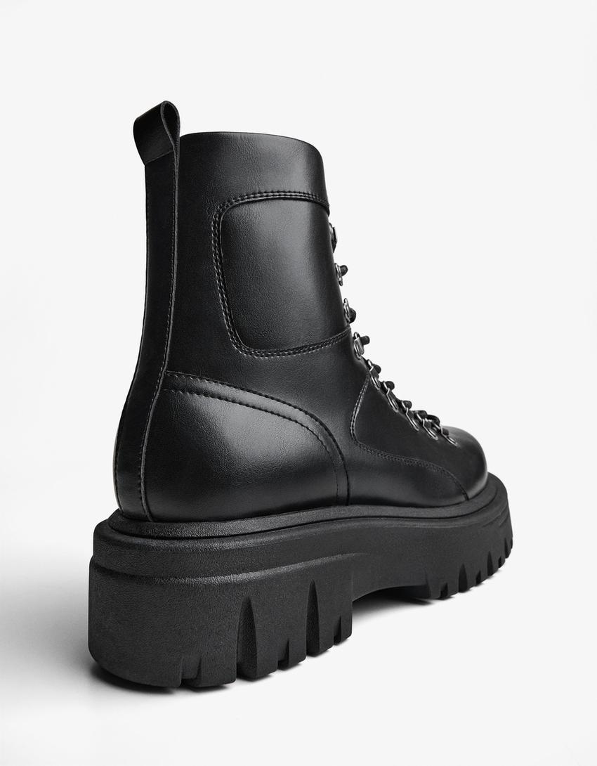 Bottine détails métalliques Bottines Homme Bershka