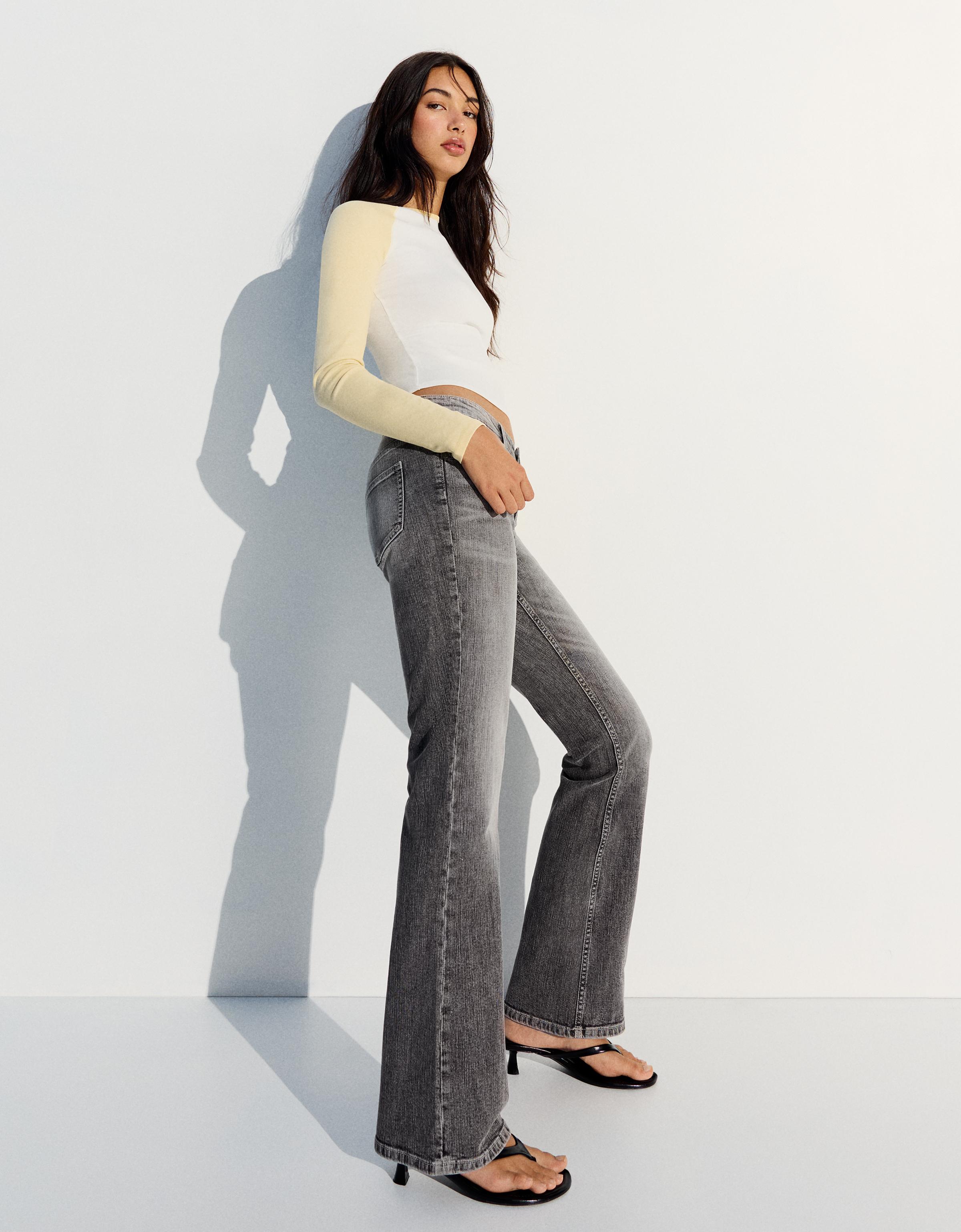 Low-rise slim fit boot-cut jeans — Grey