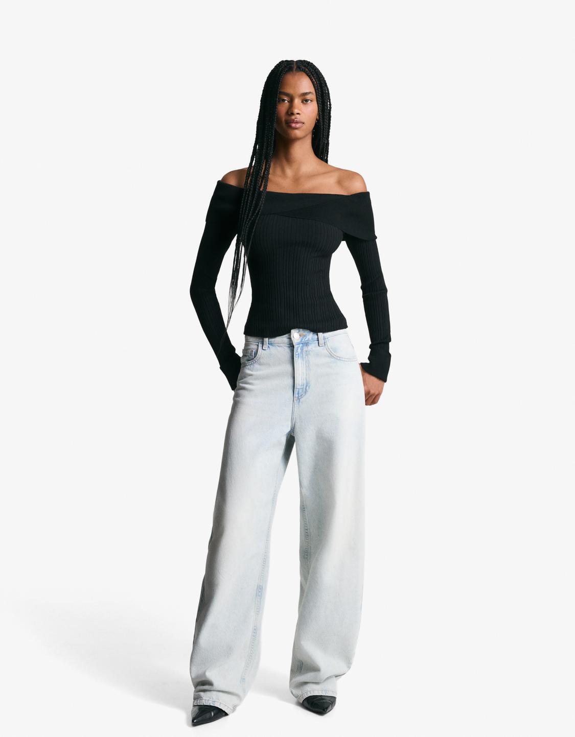 Wide-leg barrel jeans