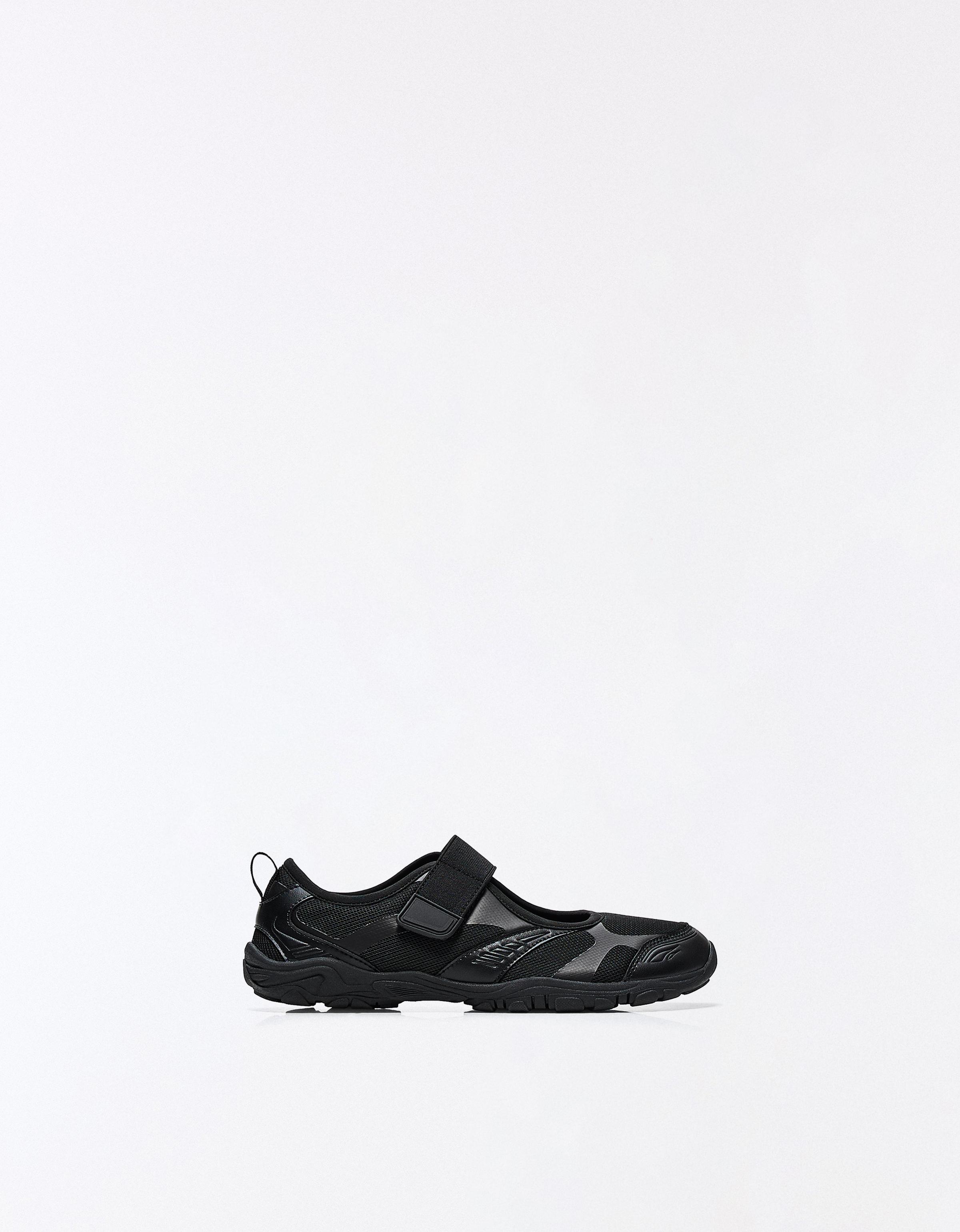 Bershka Balerinki W Stylu Sportowym Barefoot Kobieta 41 Czarny