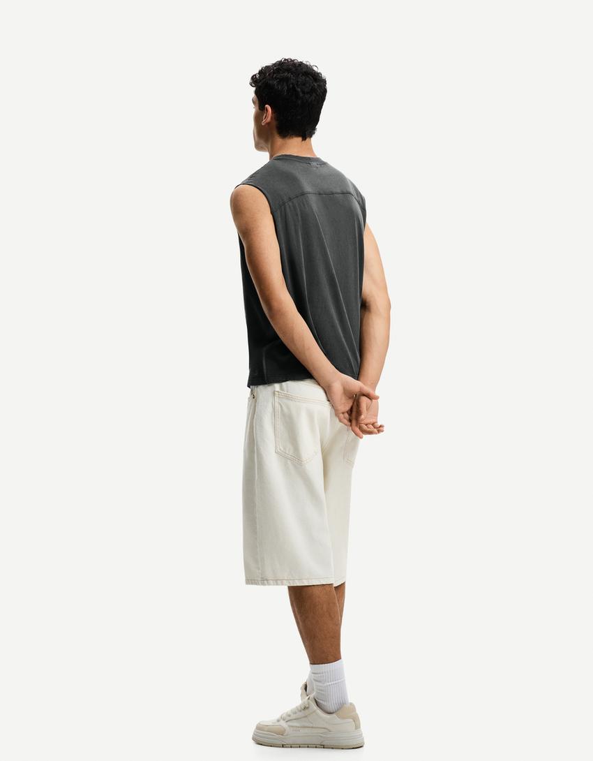 Sleeveless top-Black-1
