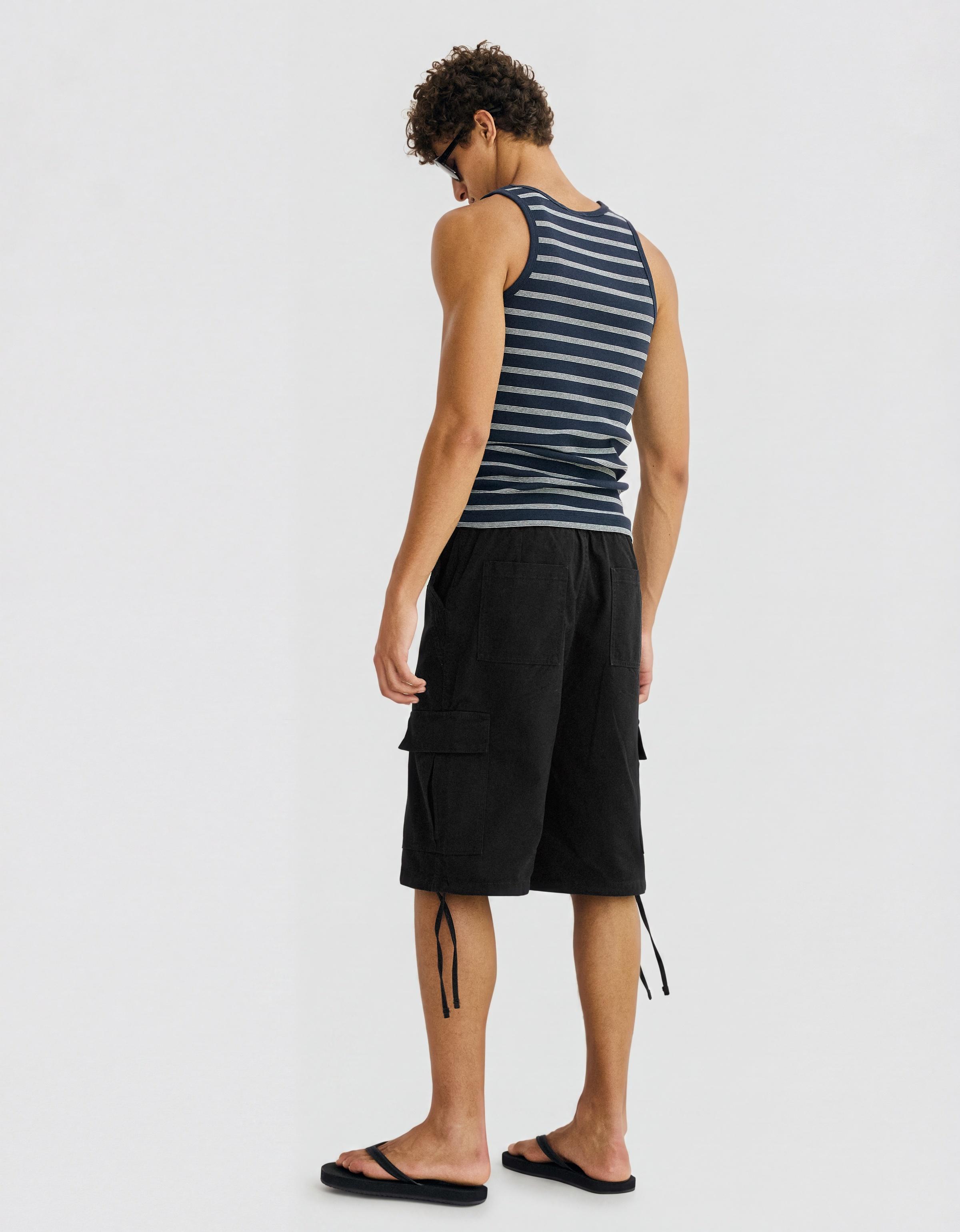 Wide-leg cargo Bermuda shorts — Black