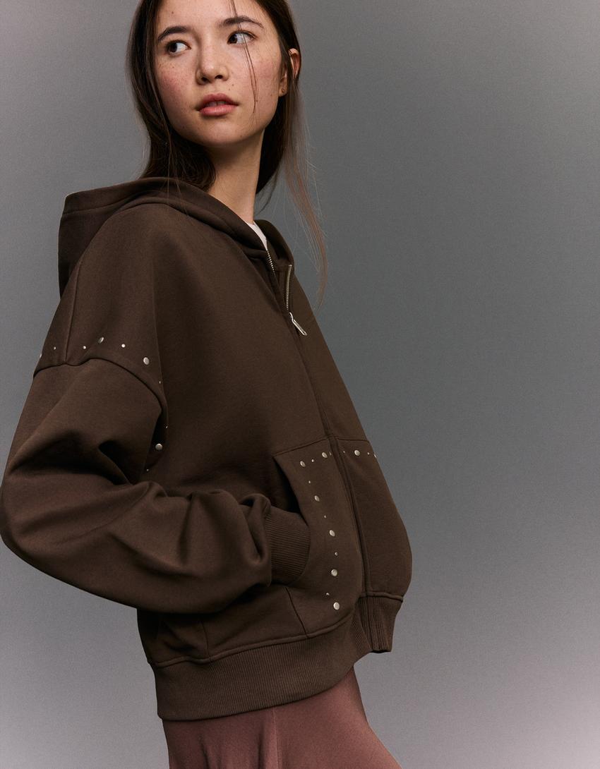Fermuarlı kapüşonlu zımbalı sweatshirt-Kahverengi