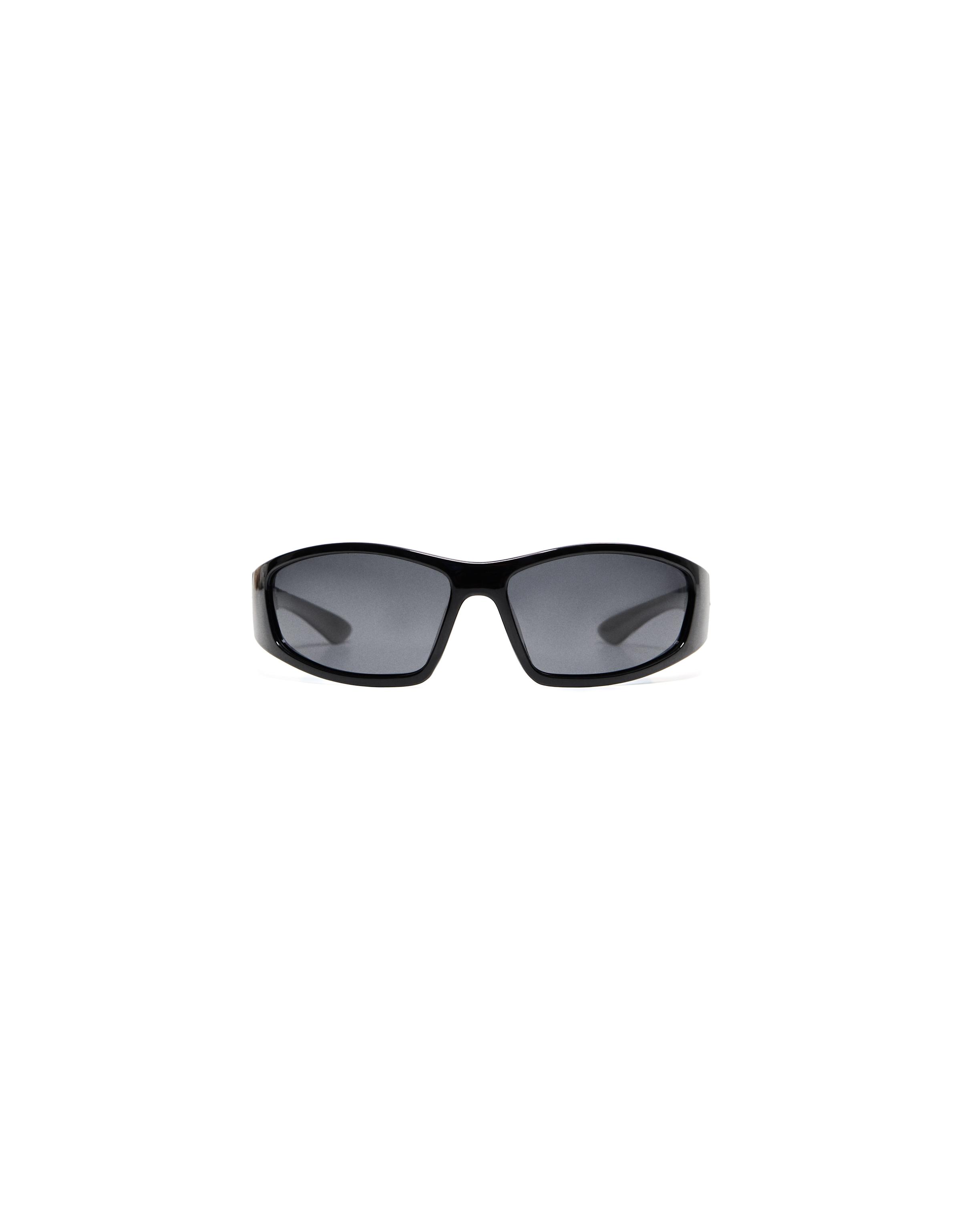 Sport sunglasses — Black