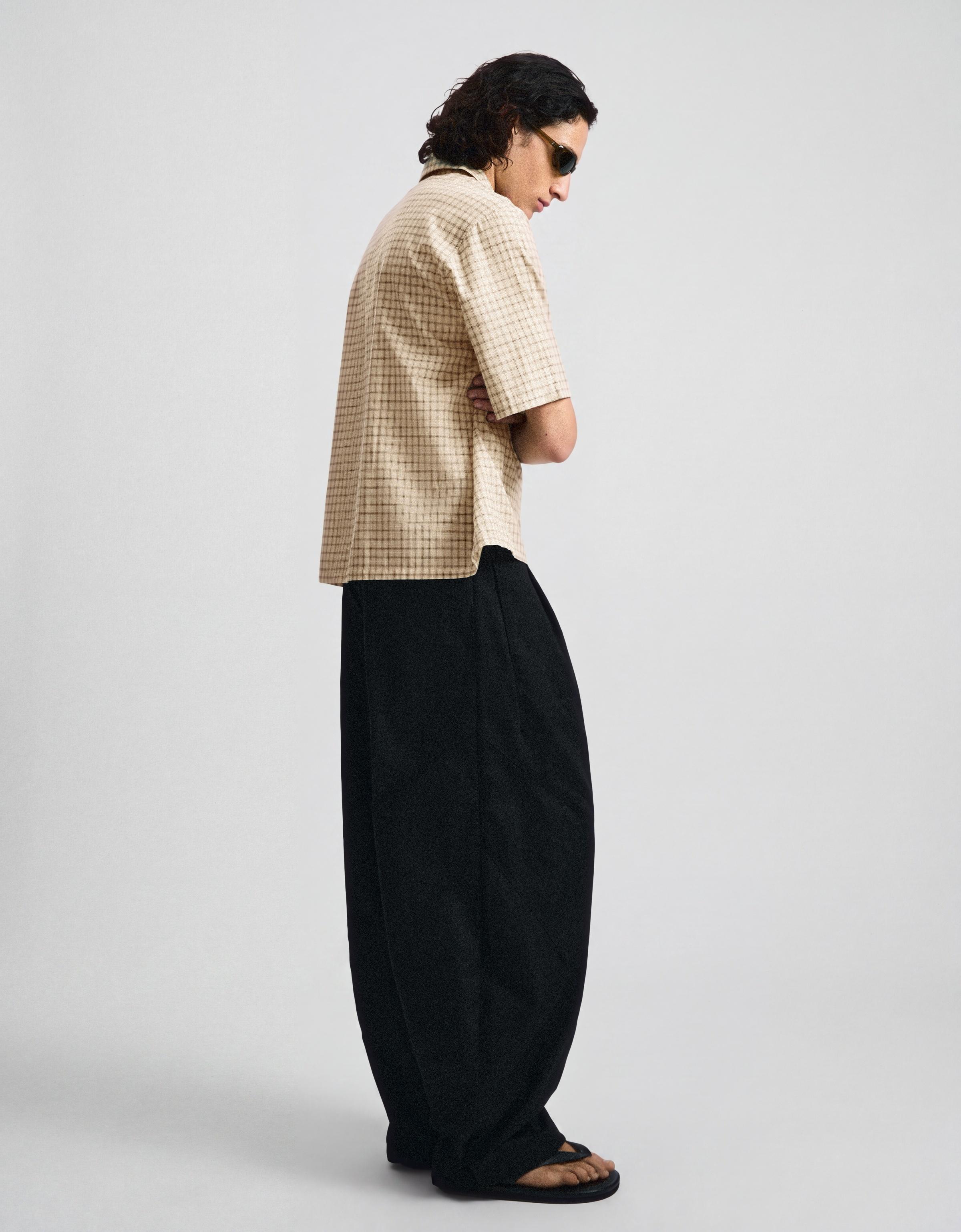 Darted barrel leg trousers — Black