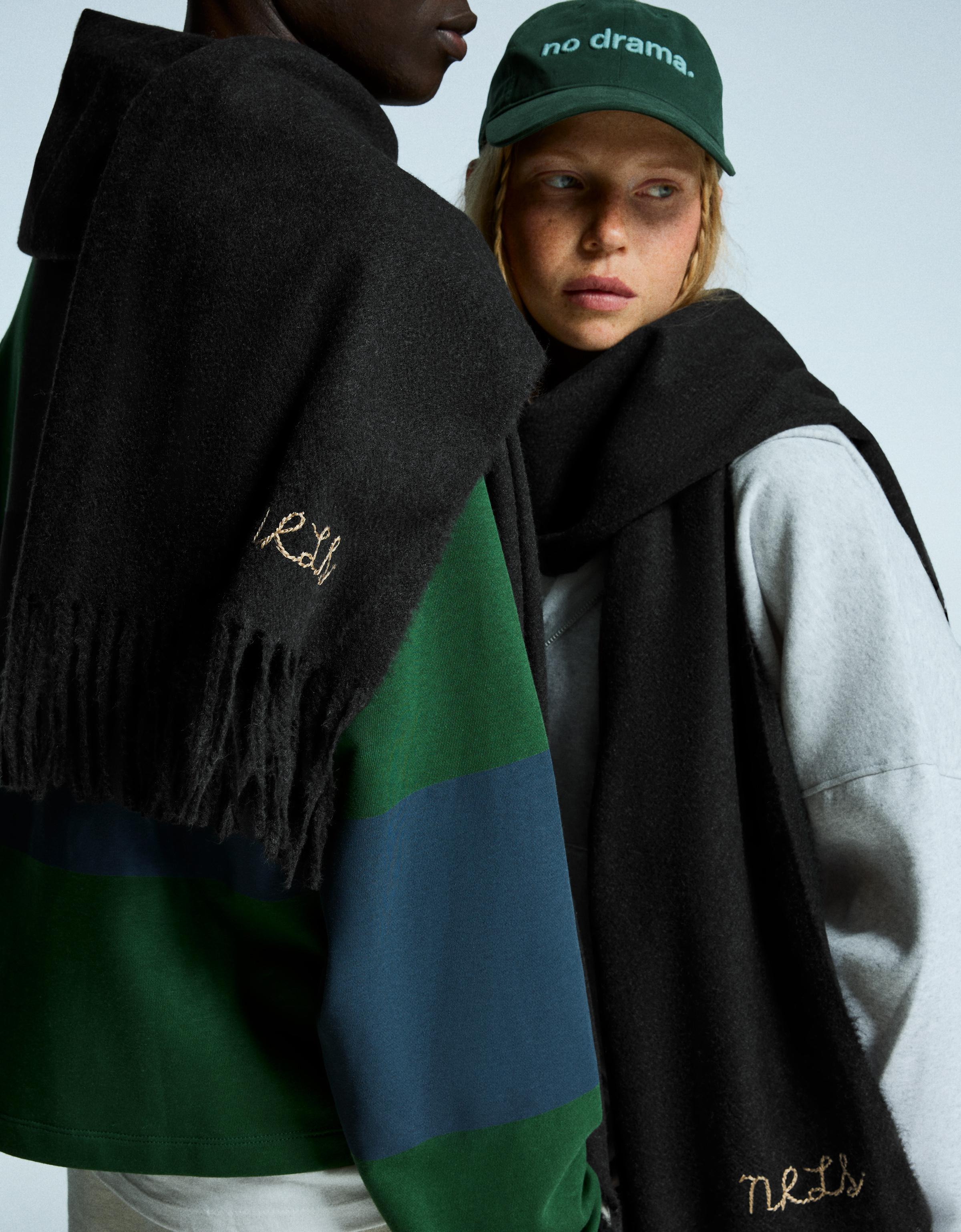 Bershka Schal Mit Stickerei Herren Grau