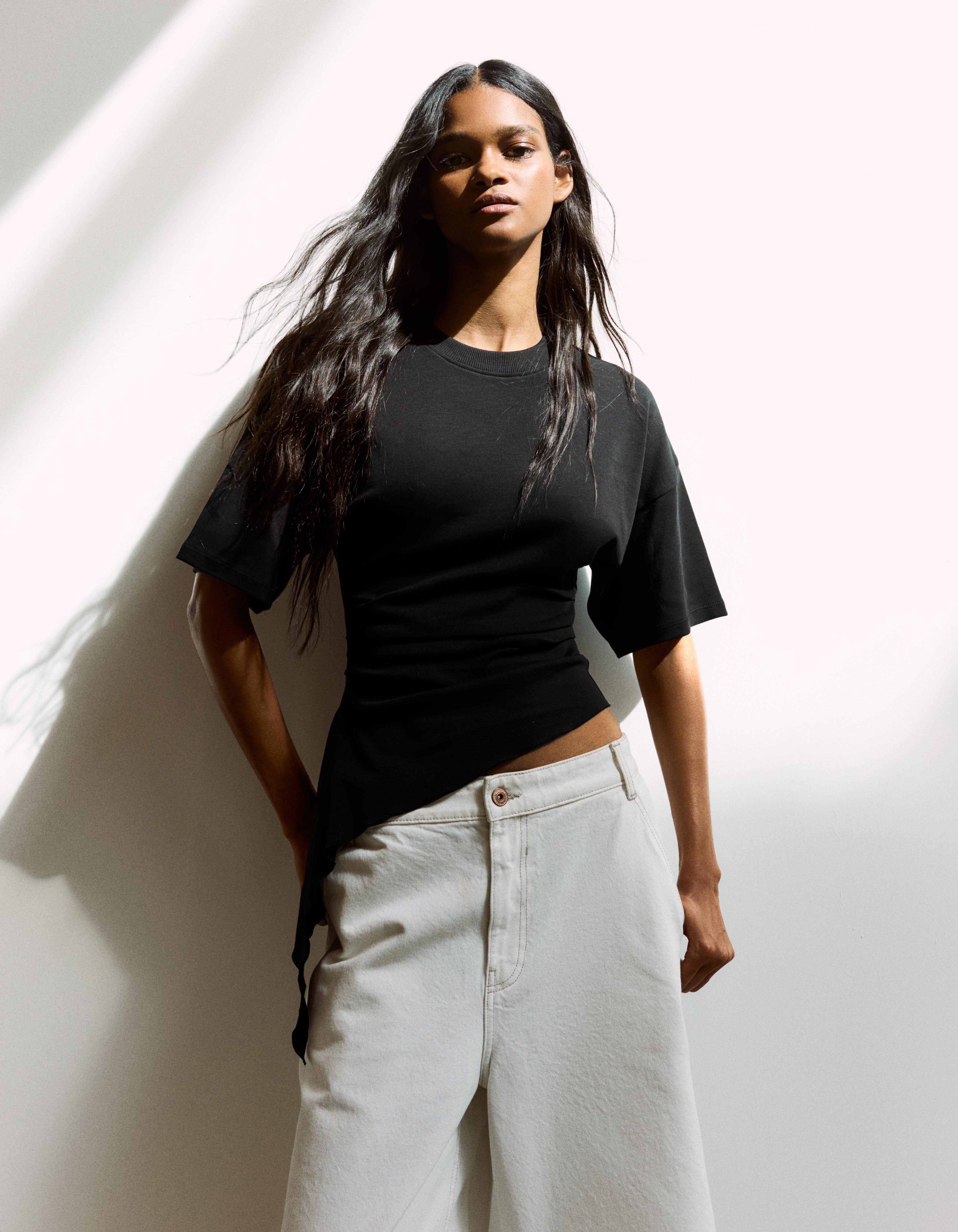Bershka Camiseta Manga Corta Fruncido Mujer Negro
