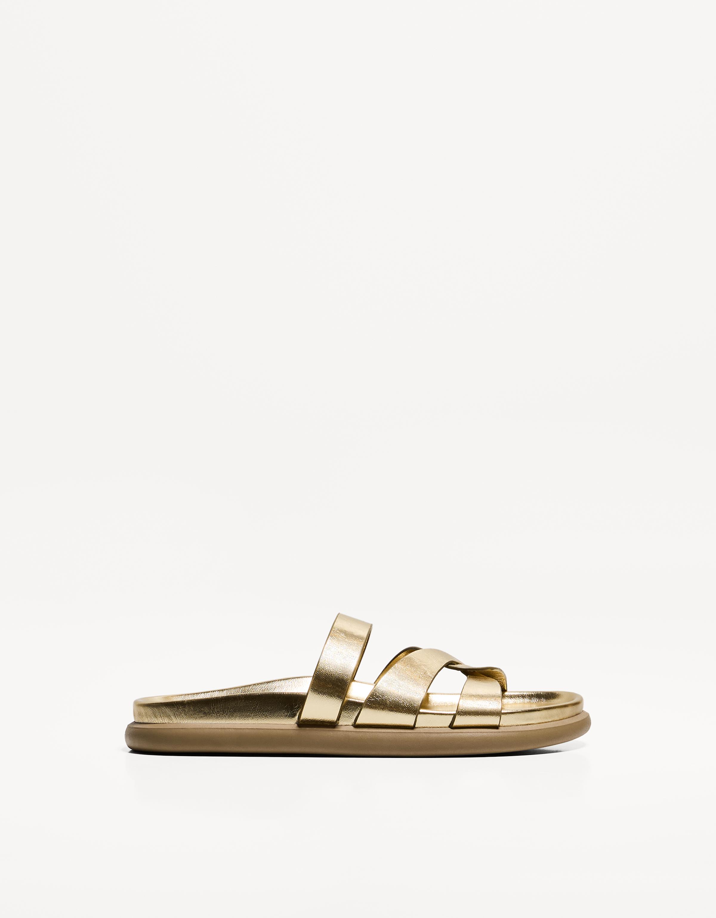 Bershka Flache Mehrriemen-Sandale Damen 35 Gold