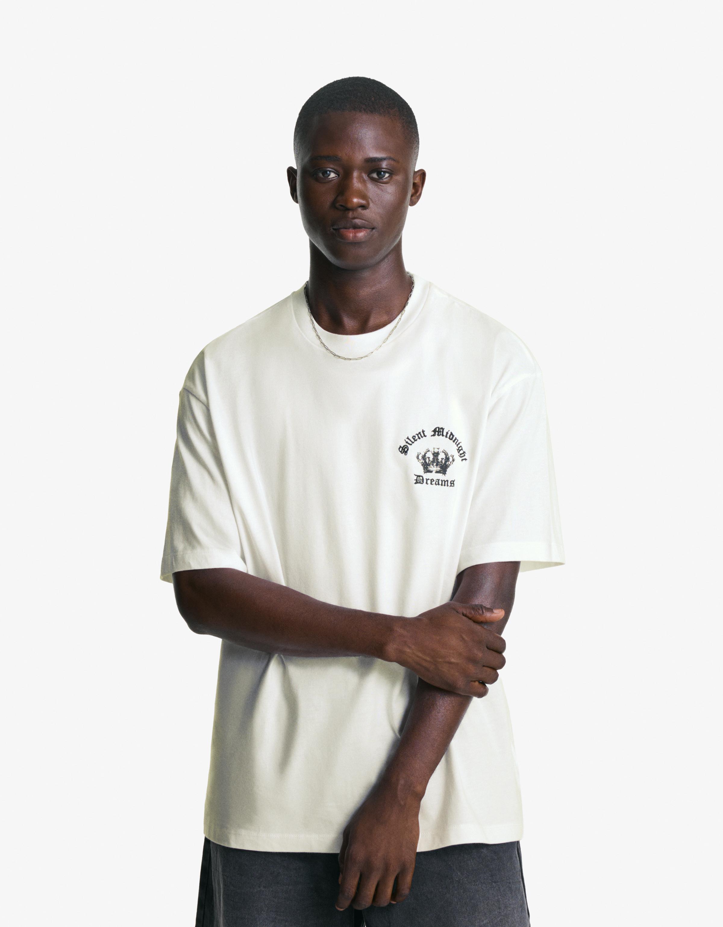 Bershka T-Shirt Mit Print Und Kurzen Ärmeln Herren L Grbrochenes Weiss