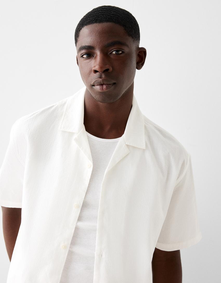 قميص قطني بأكمام قصيرة وملمس بارز-أبيض مطفي-2