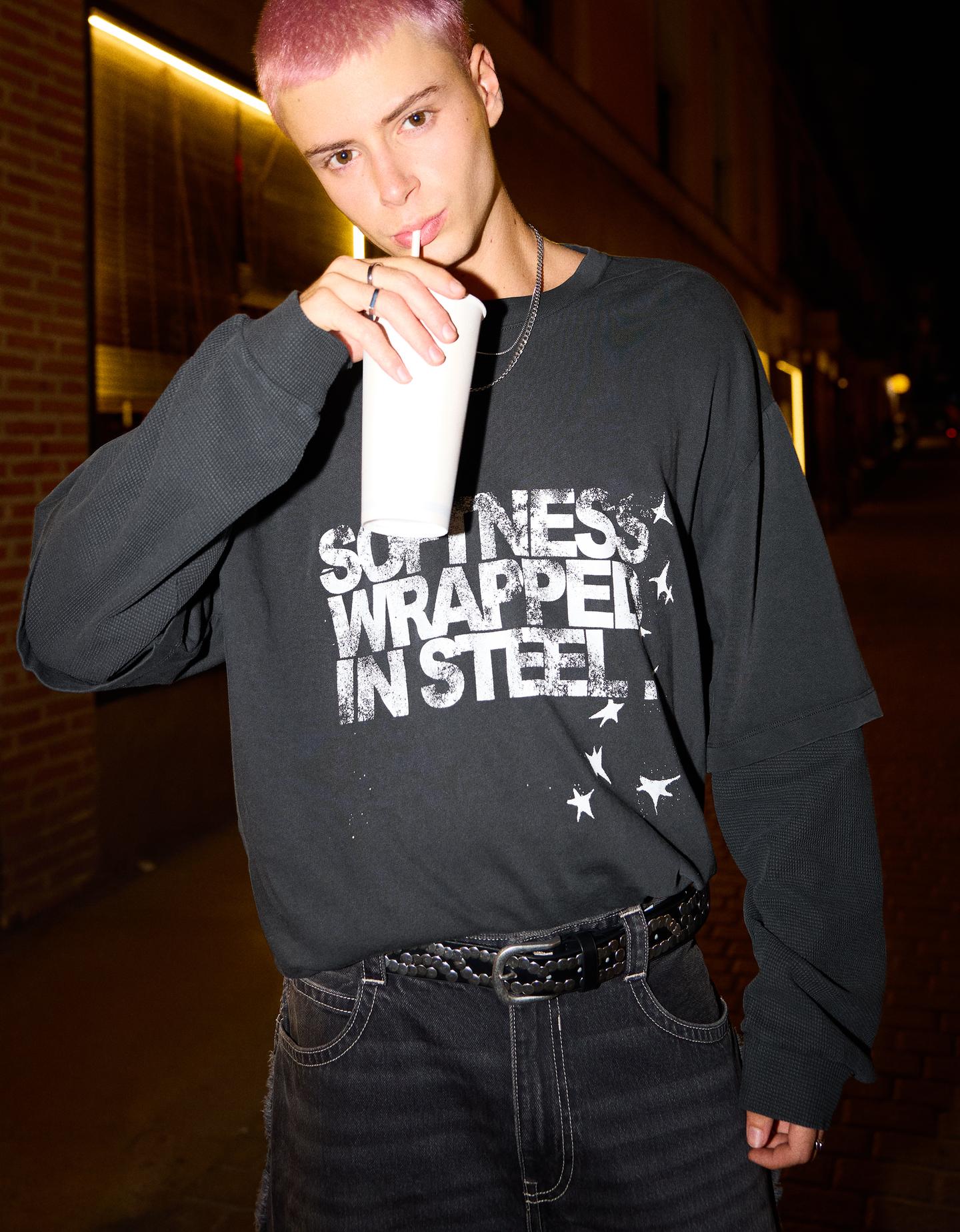 Bershka koszulka z podwójnym rękawem i nadrukiem szary