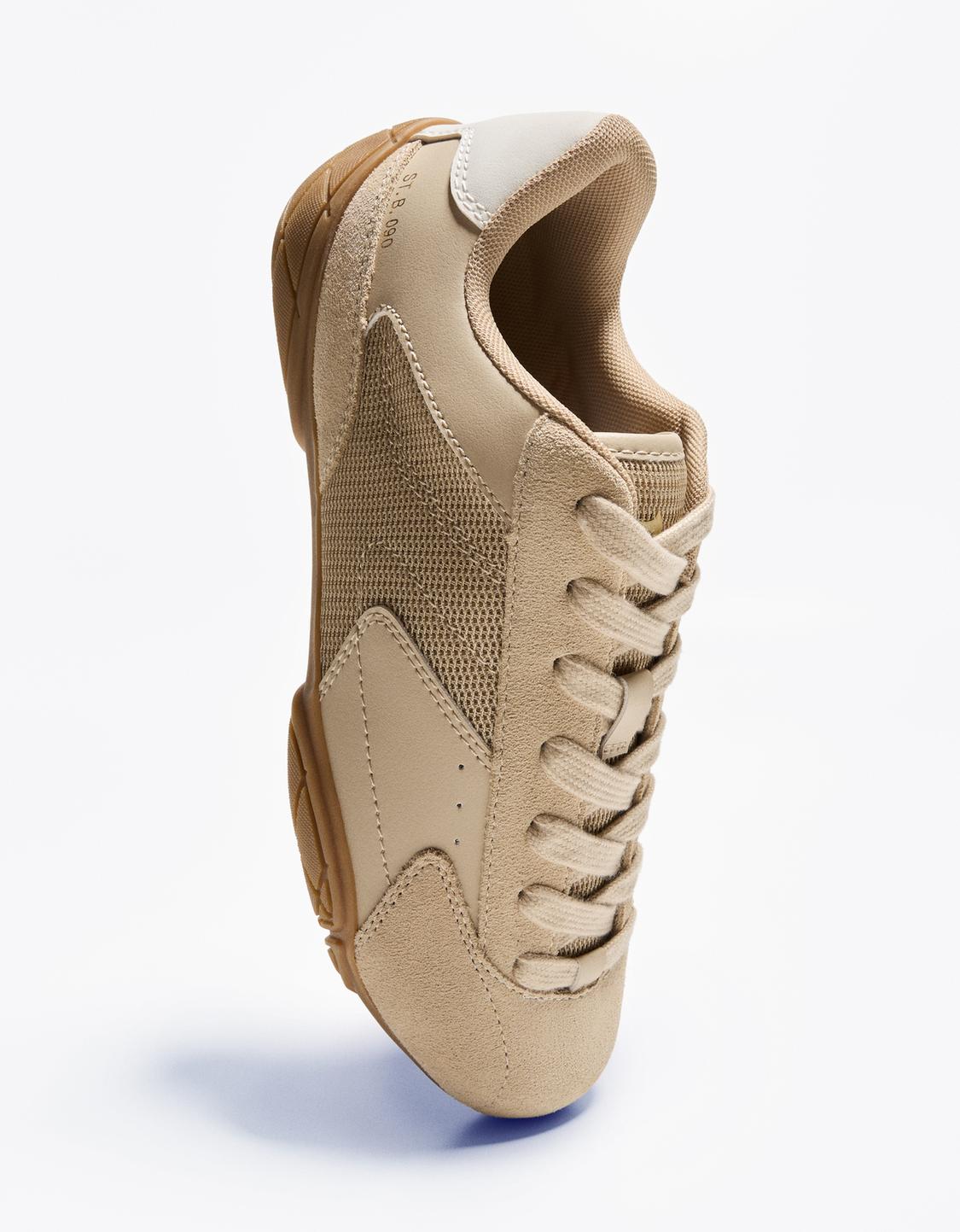 Trainers with thin soles