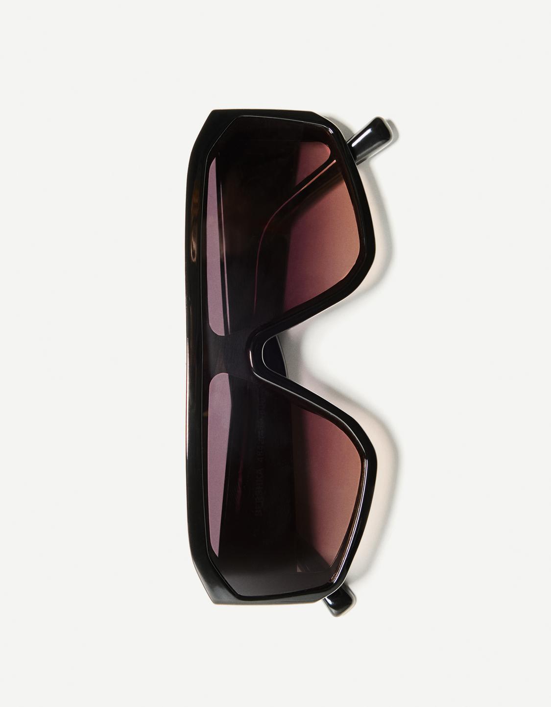 Resin sunglasses