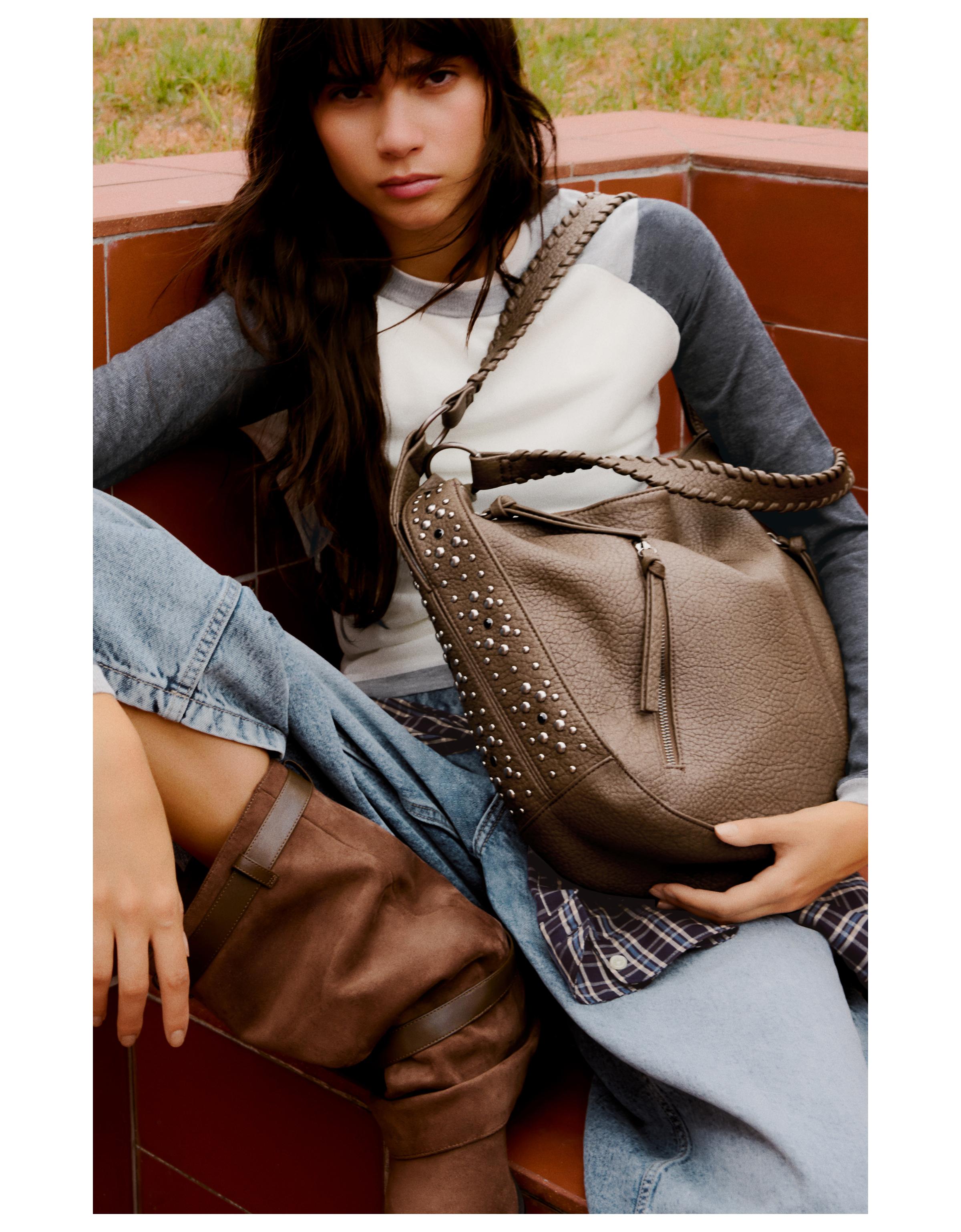 Zip shoulder bag — Sand