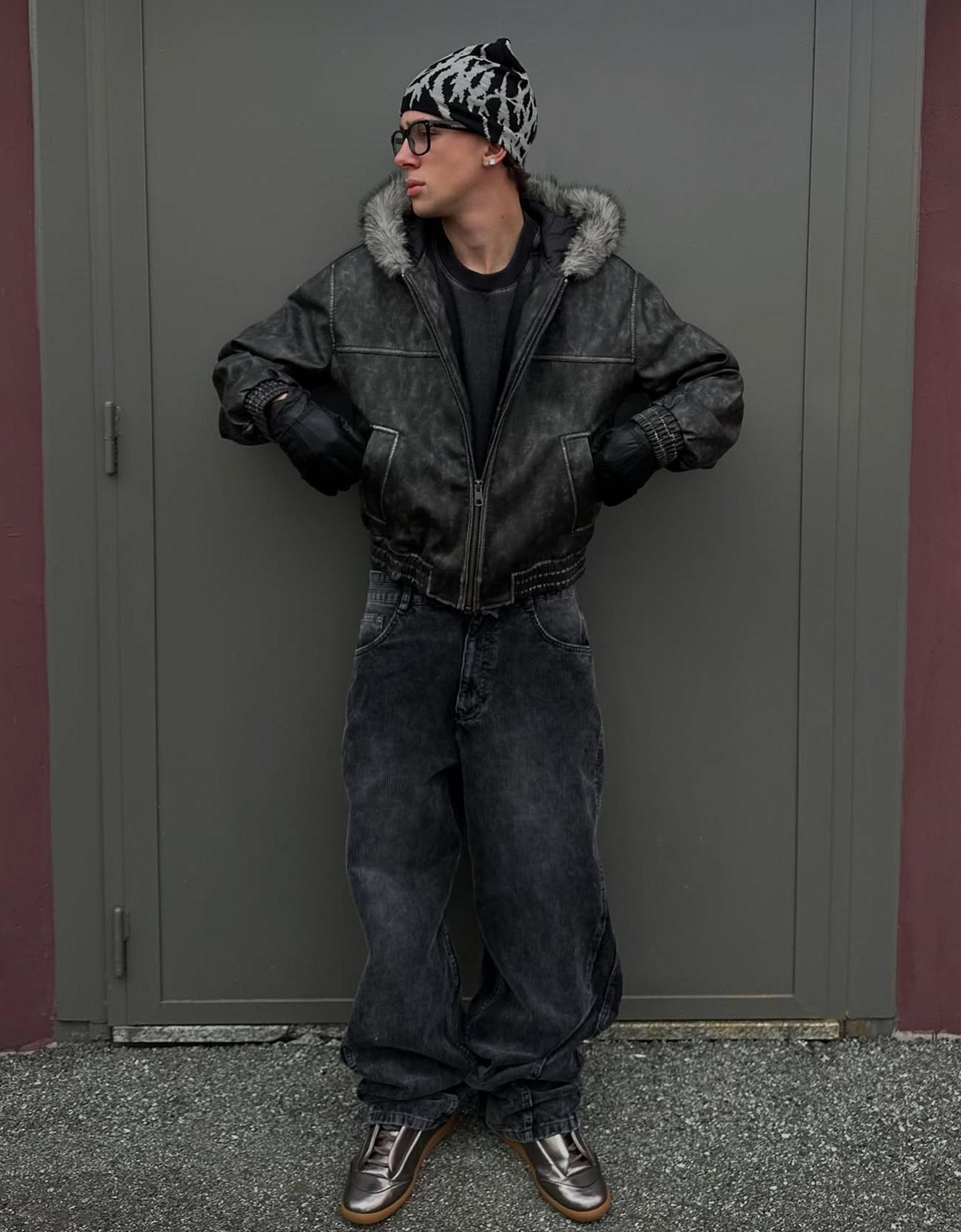 Bershka kurtka ze sztucznej skóry z kapturem czarny