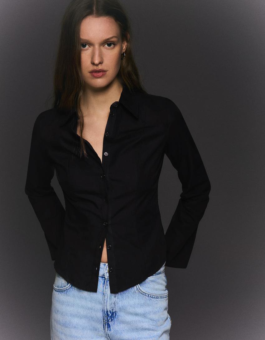 قميص ضيق بأكمام جرسية-أسود