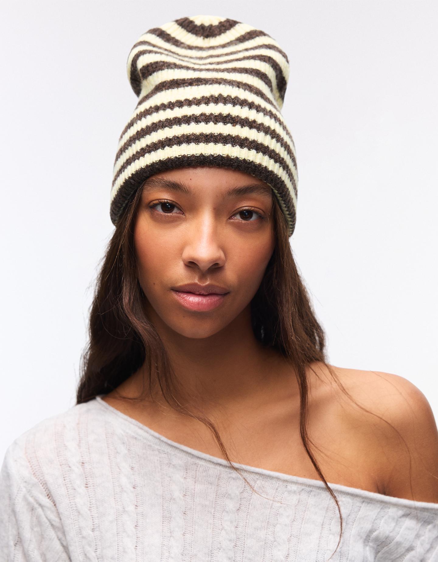 Bershka skate czapka beanie w paski żółty