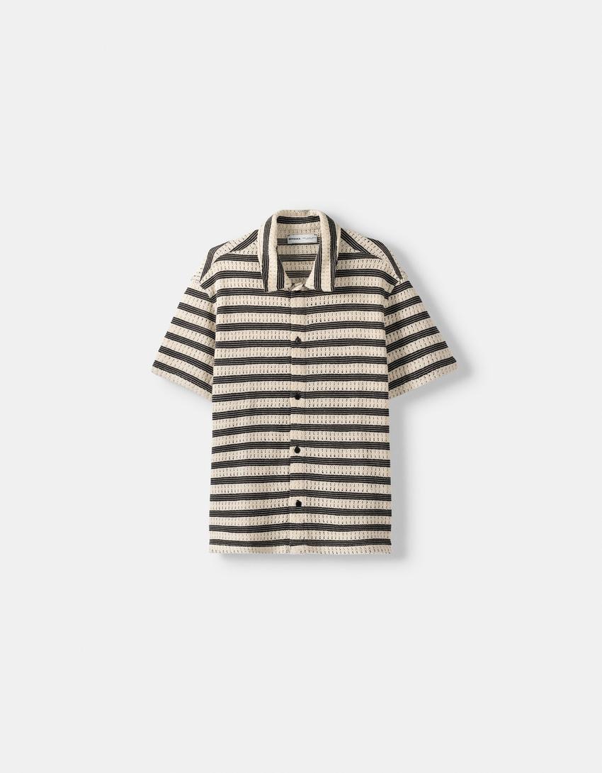 قميص مخطط بأكمام قصيرة وغرز مخرمة-أبيض / أسود-4