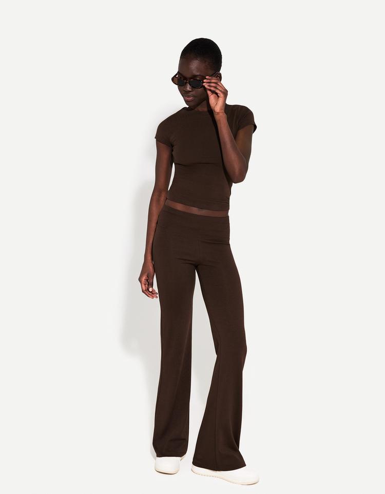 Set camiseta y pantalón flare