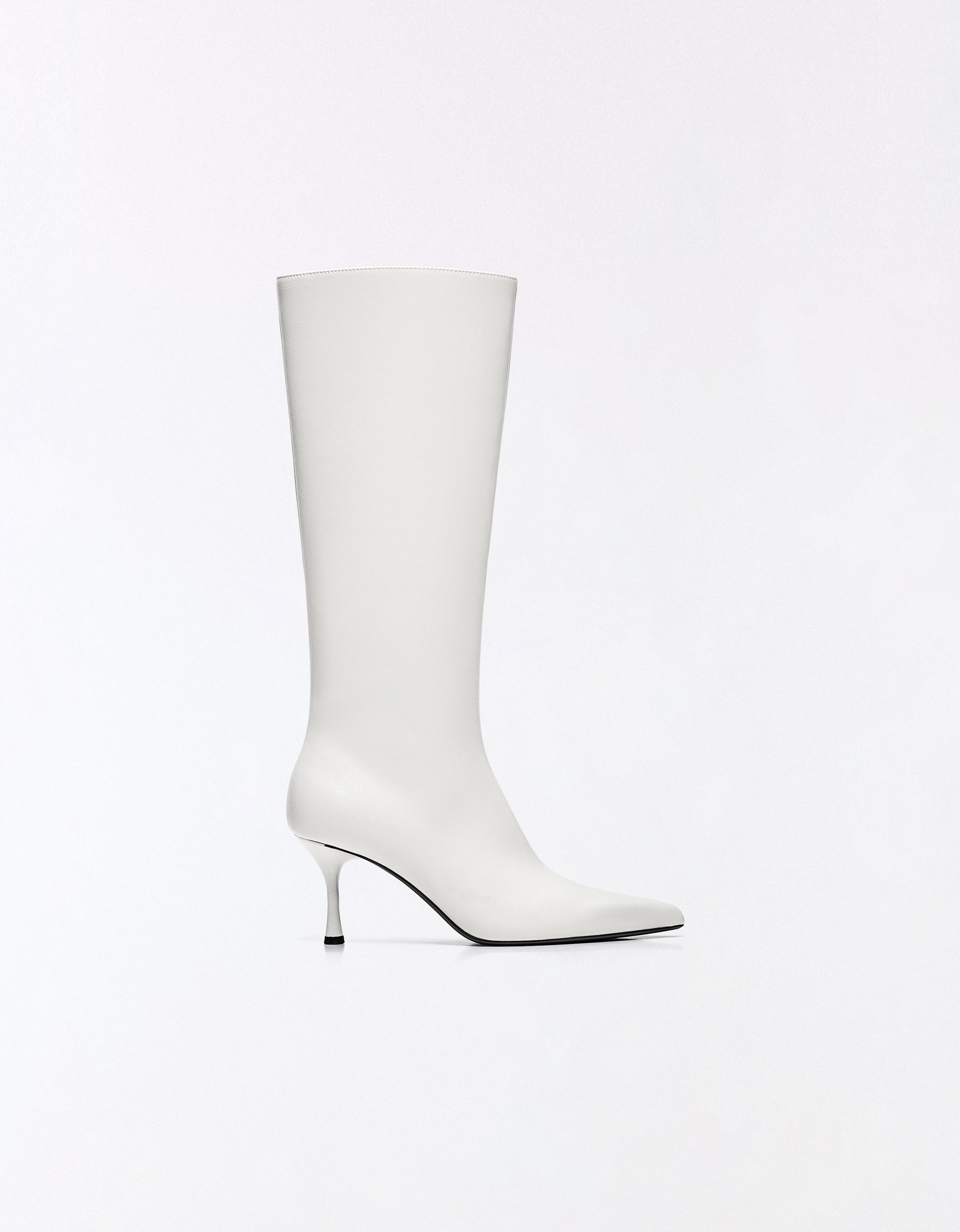 Kitten heel boots — WHITE