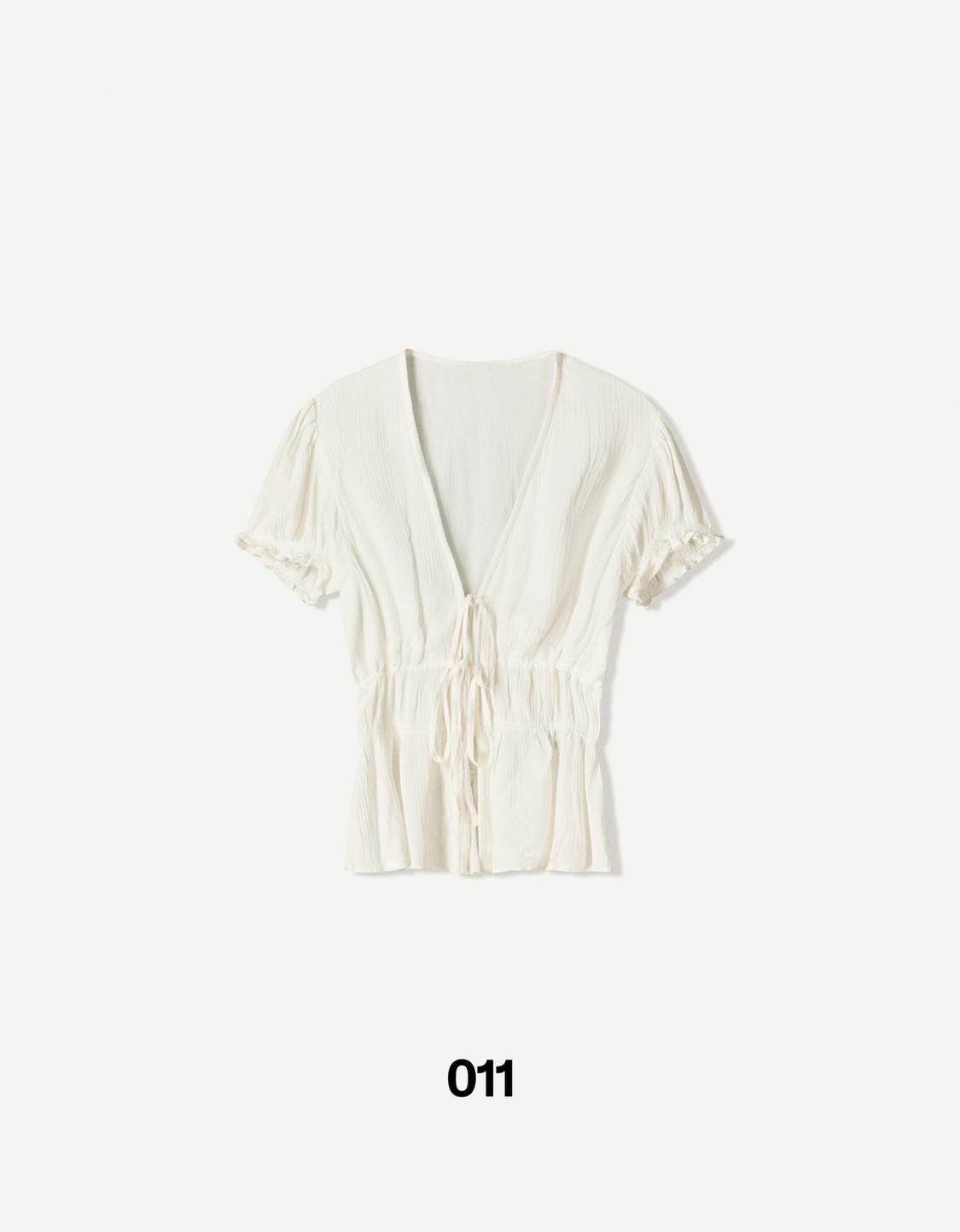 Gathered short sleeve shirt with tie detail