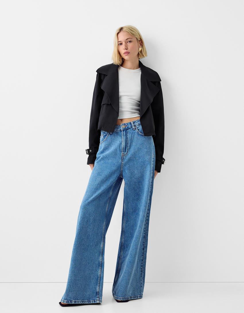 Cropped trench coat with buckle-Black
