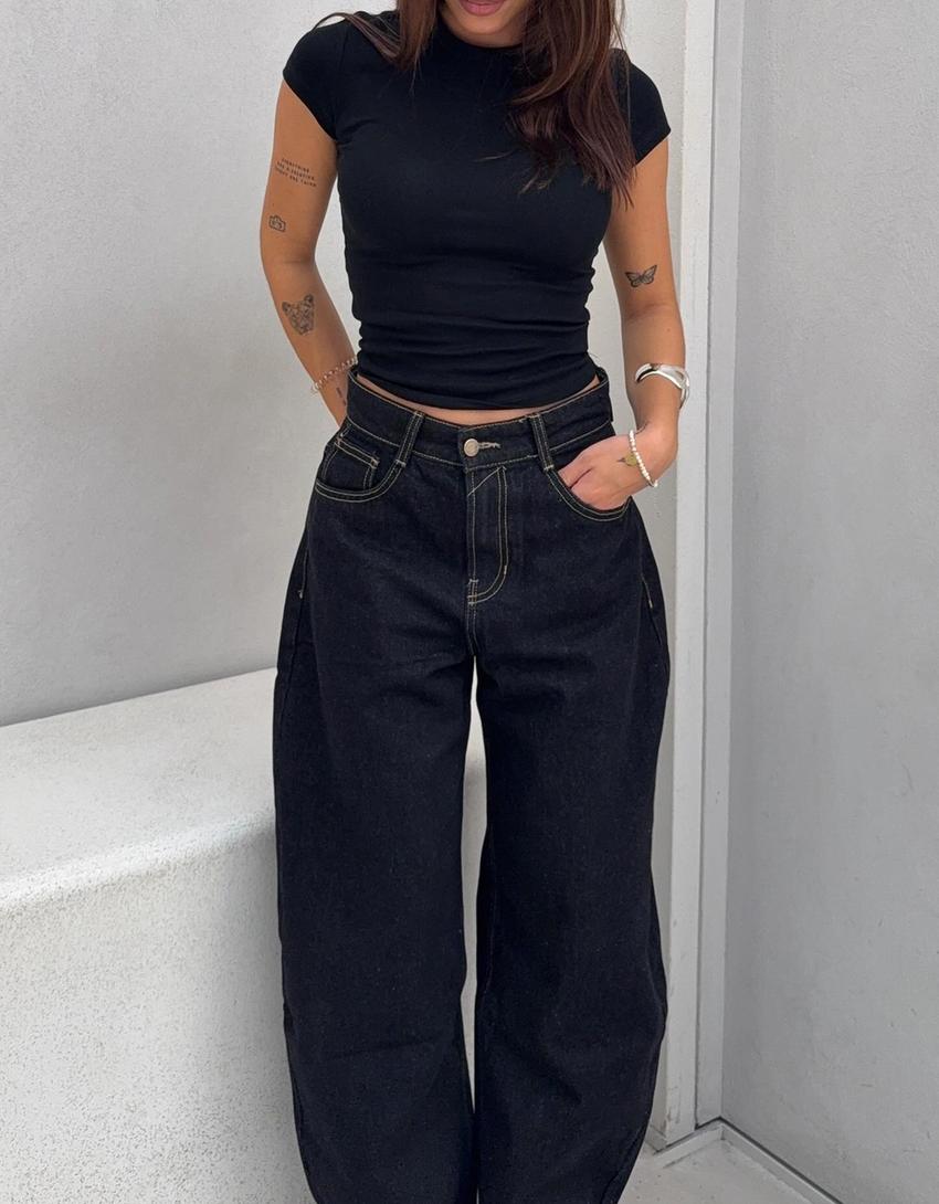 Wide-leg barrel jeans