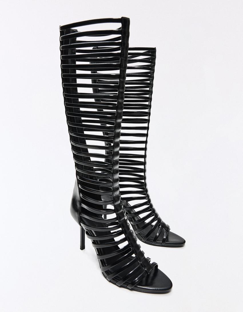 Riemchen-Sandalen in Stiefeloptik-Schwarz