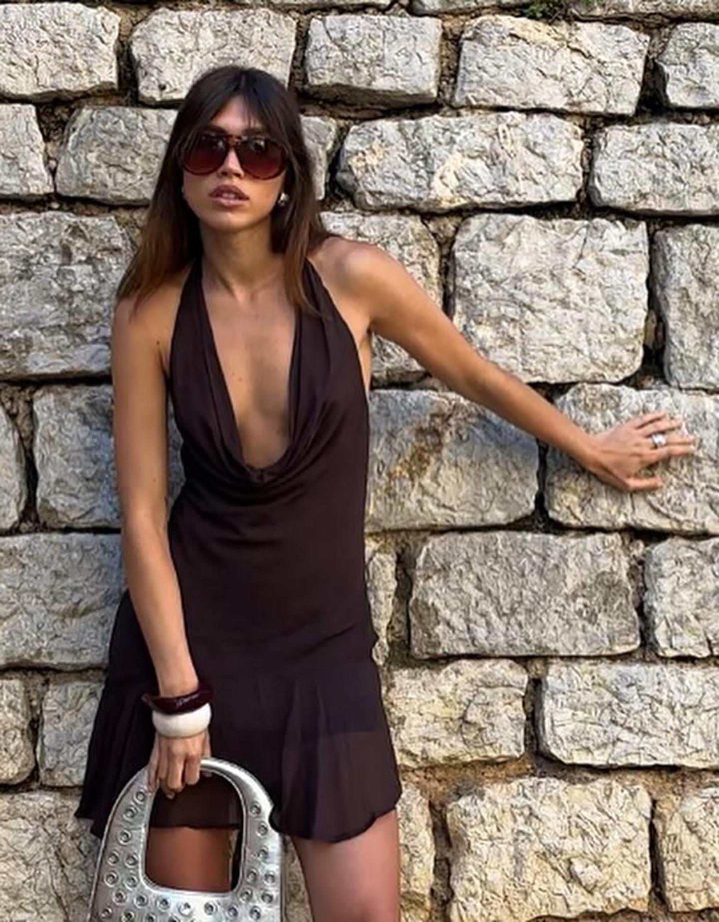 Bershka sukienka z falbanami brązowy