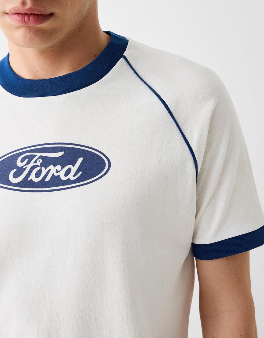 تيشرت قصير بقصة مربعة وأكمام رغلان وطبعة فورد-أبيض-5