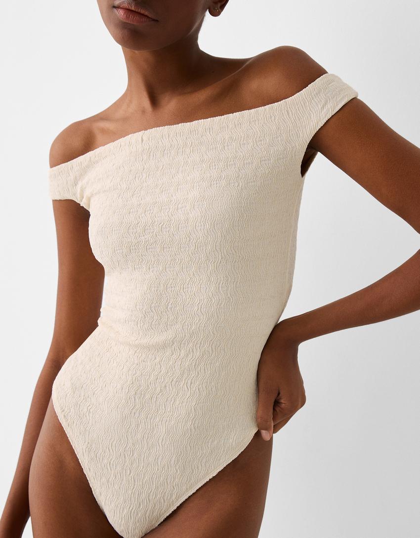 بودي بياقة باردو وملمس بارز-أبيض مطفي-7