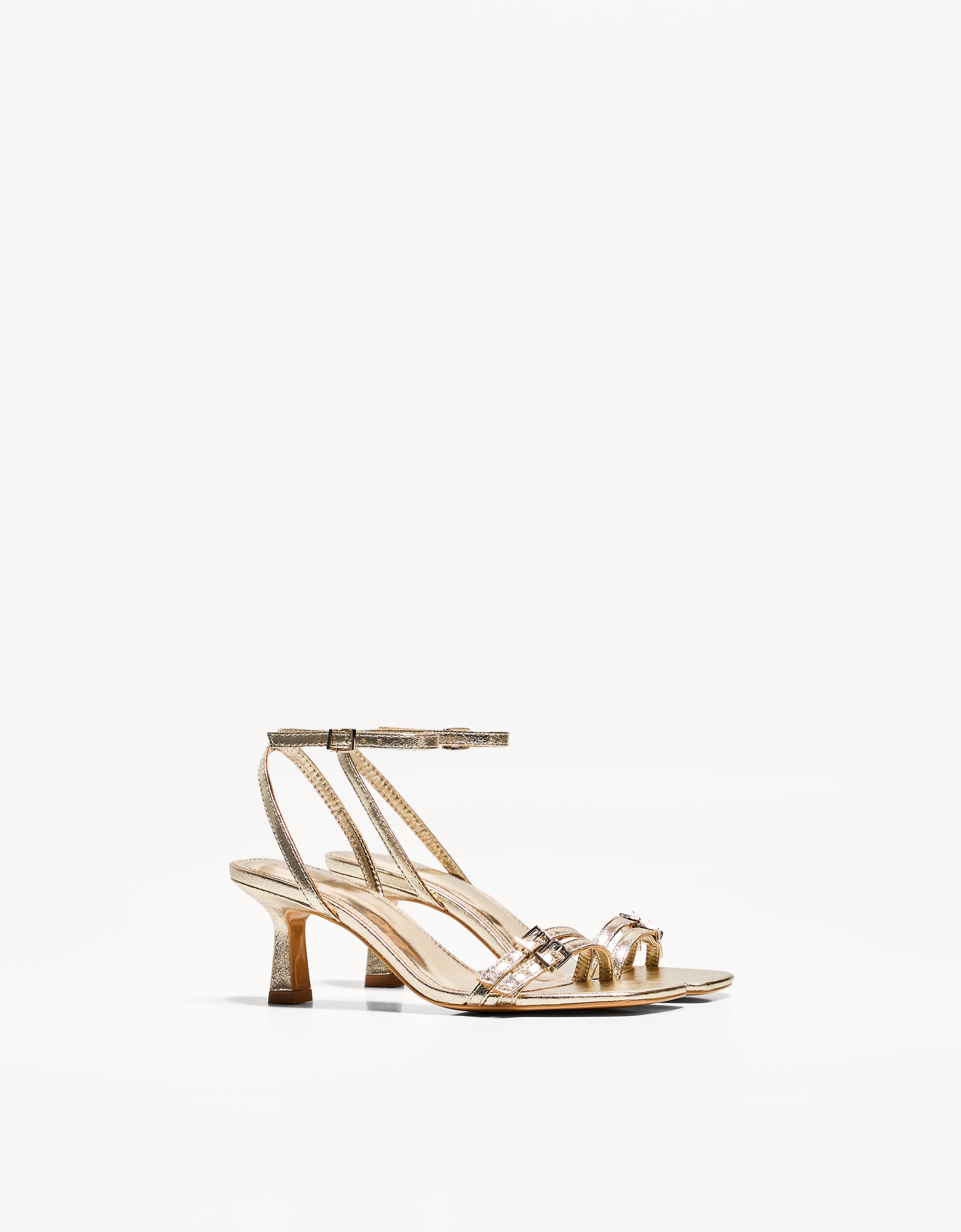 Bershka Sandalen Mit Absatz Und Knöchelriemchen Damen 40 Gold