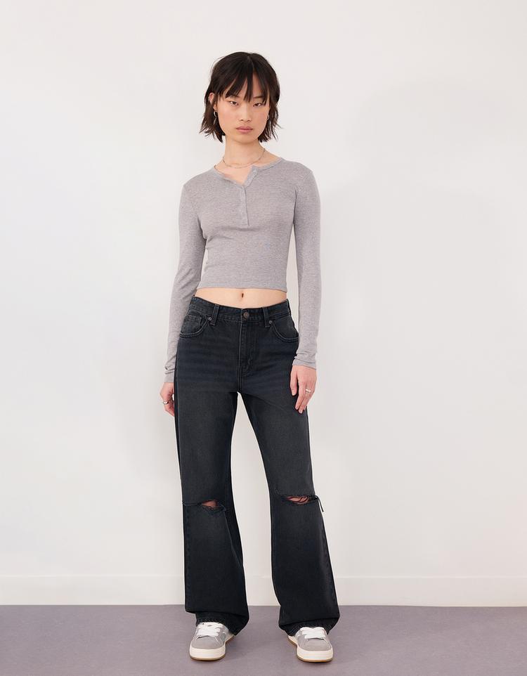 Distressed wide leg 90’s jean