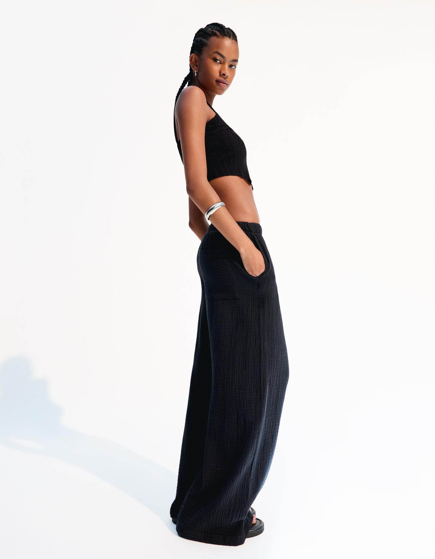 Bershka rustykalne spodnie wide leg z podwójnej tkaniny czarny