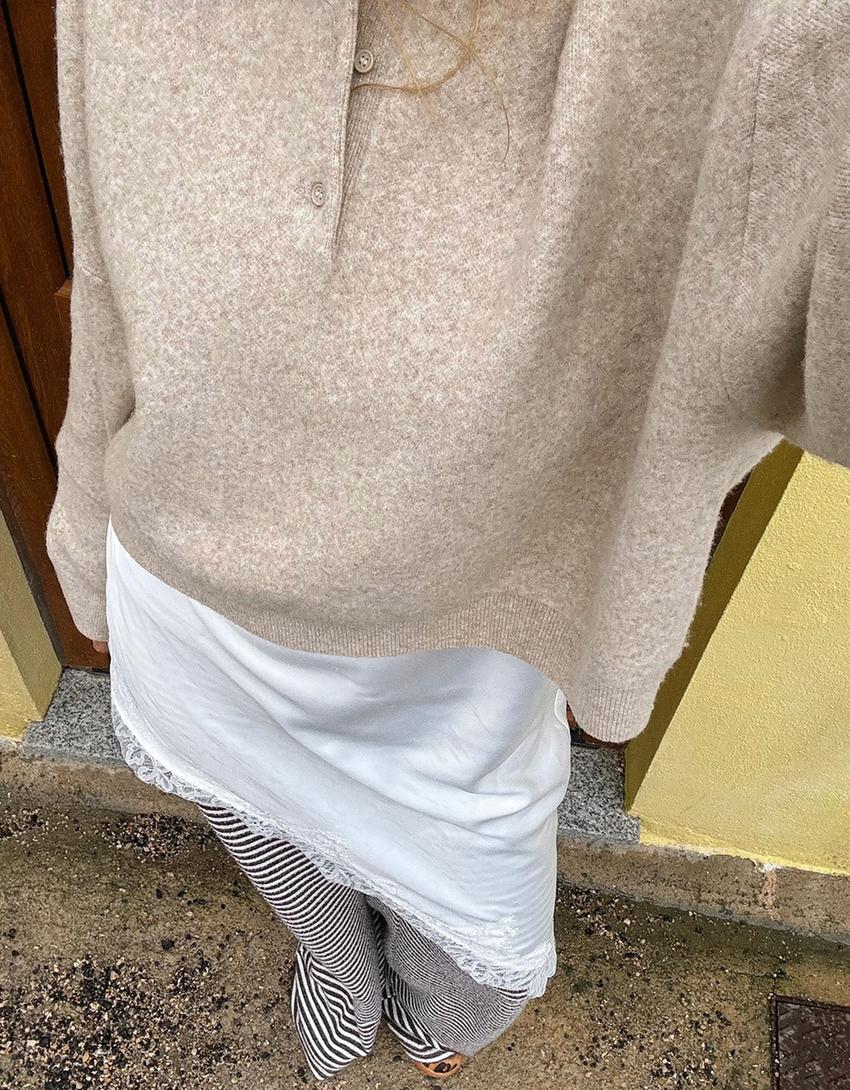 Suéter boxy fit gola polo-Caramelo