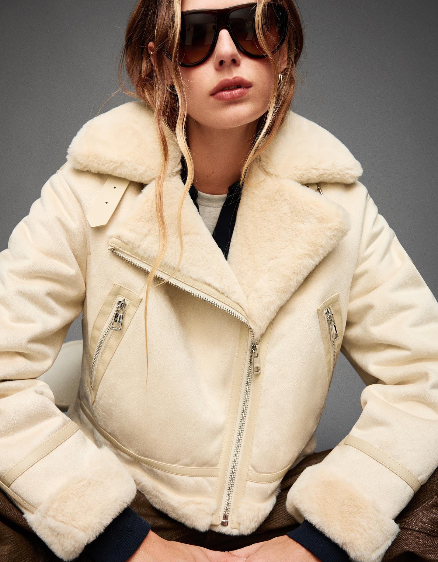 Bershka kurtka z podwójnym wykończeniem piaskowy