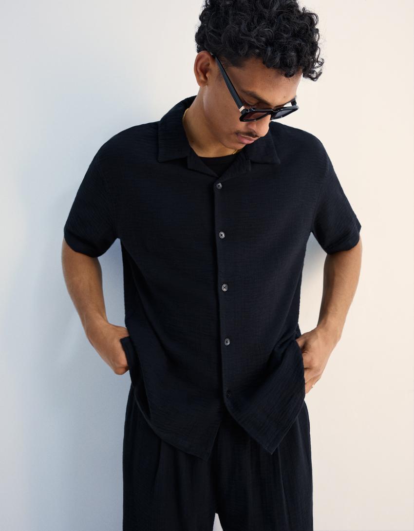 Textured short sleeve shirt-Black