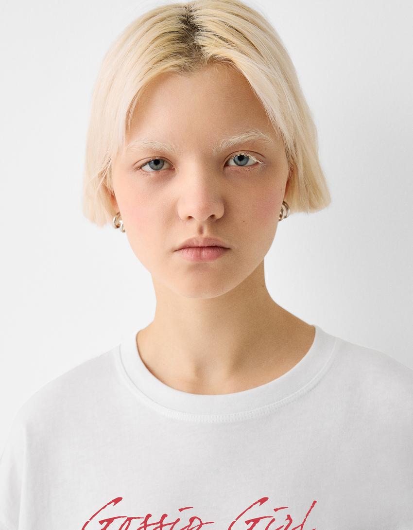 T-shirt Gossip Girl manga curta oversize estampado-Gelo-3