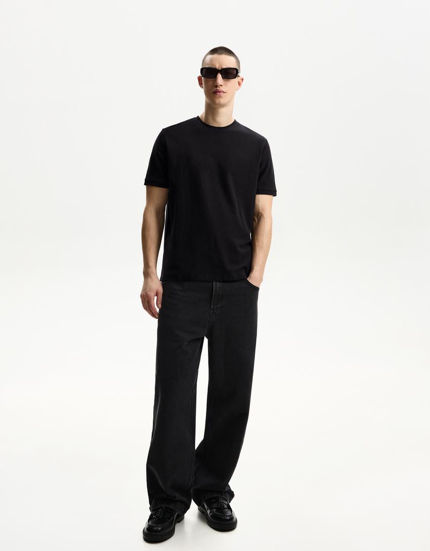 Textured short sleeve T-shirt-Black-3