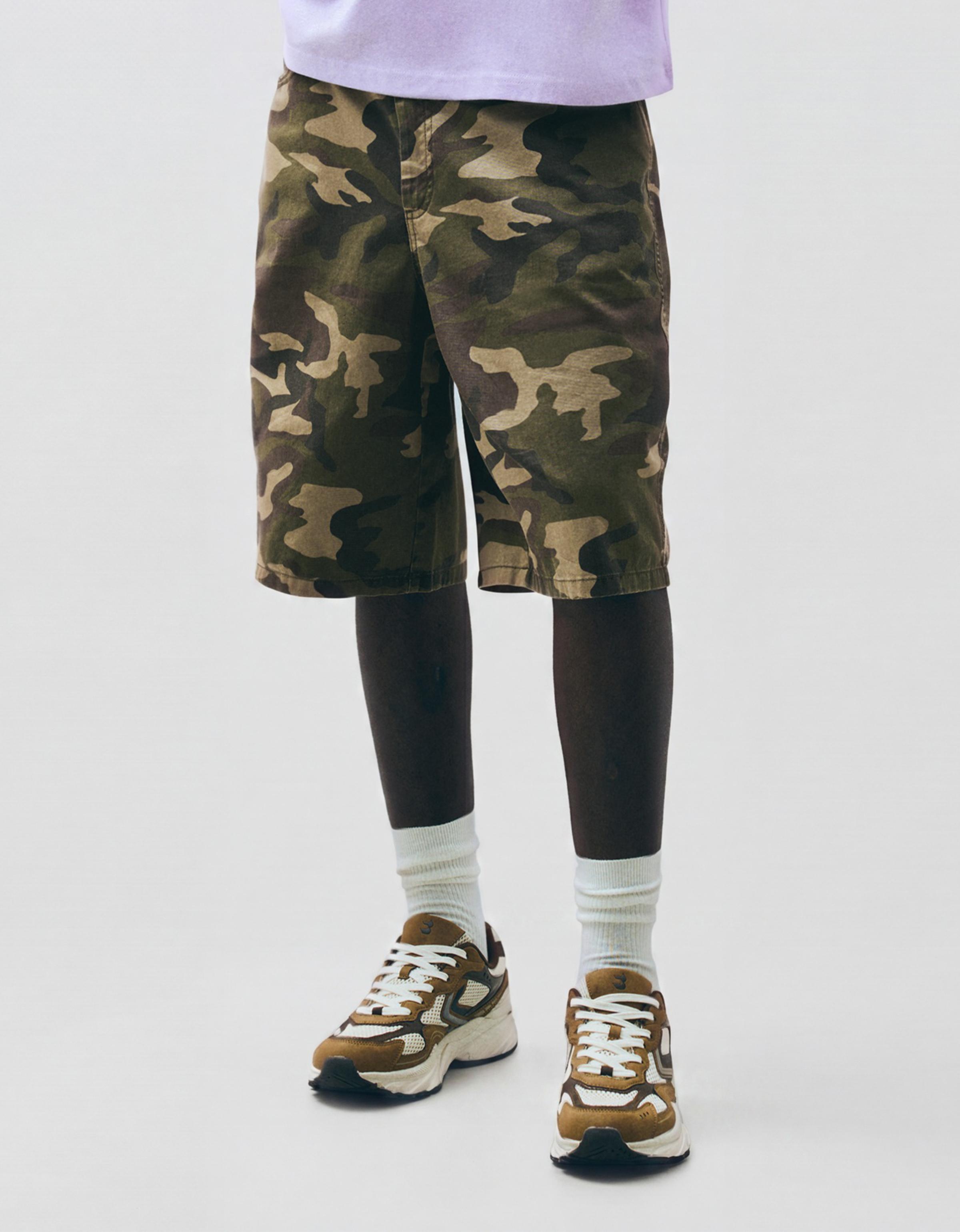 Printed skater Bermuda shorts — Khaki