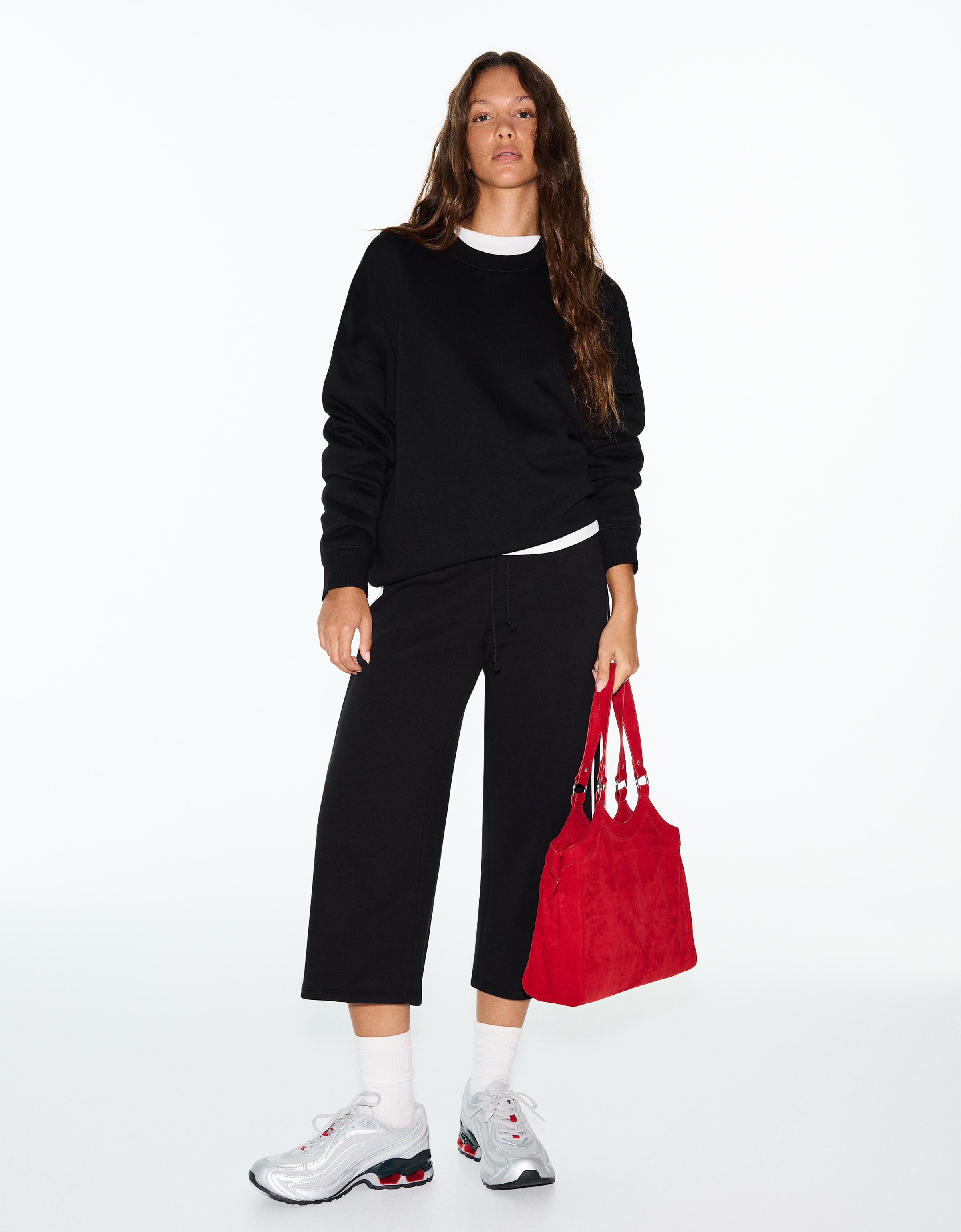Round neck sweatshirt — Black