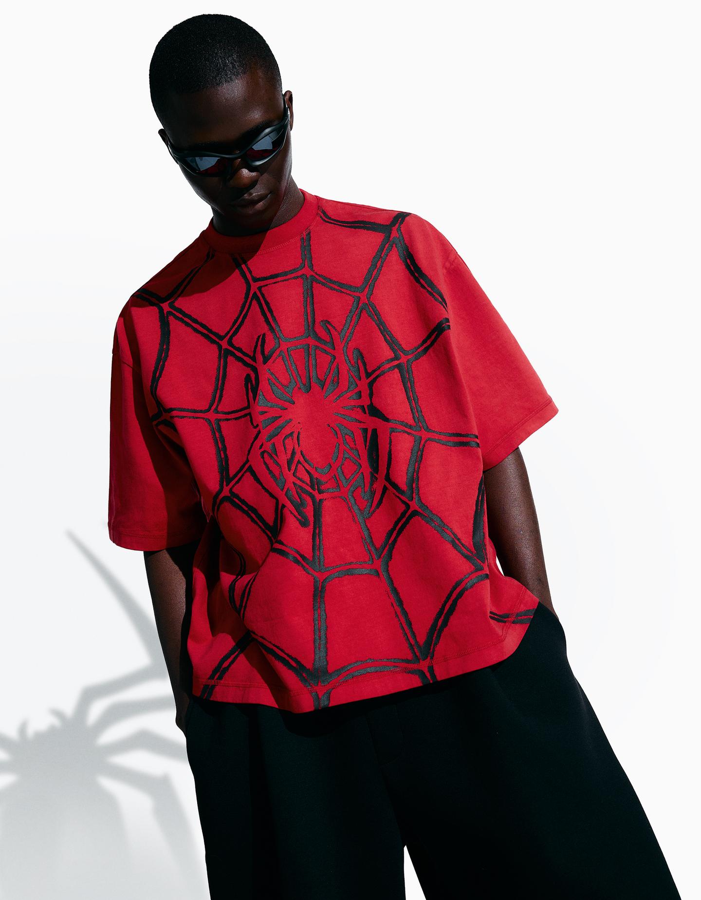 Bershka Maglietta Boxy Fit Spiderman Uomo L Rosso