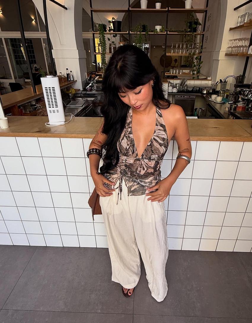 Top encolure américaine en tulle imprimé à fronces