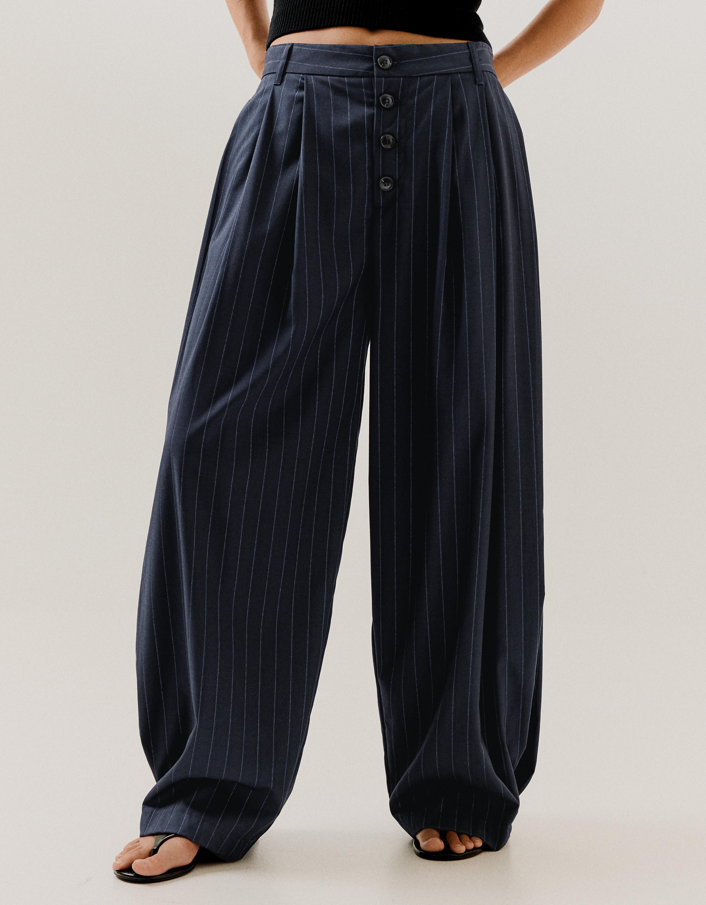Side-pleat trousers — Navy