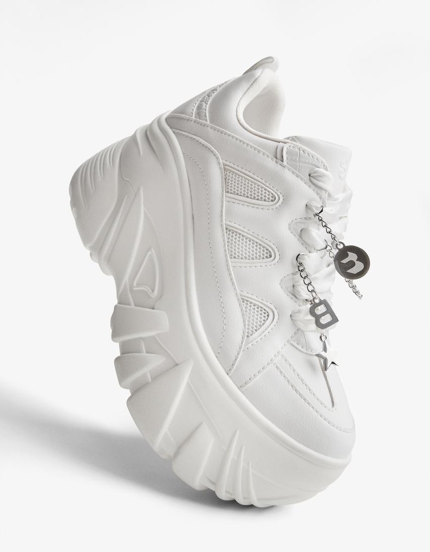Zapatillas plataforma XL con charms-Blanco-2