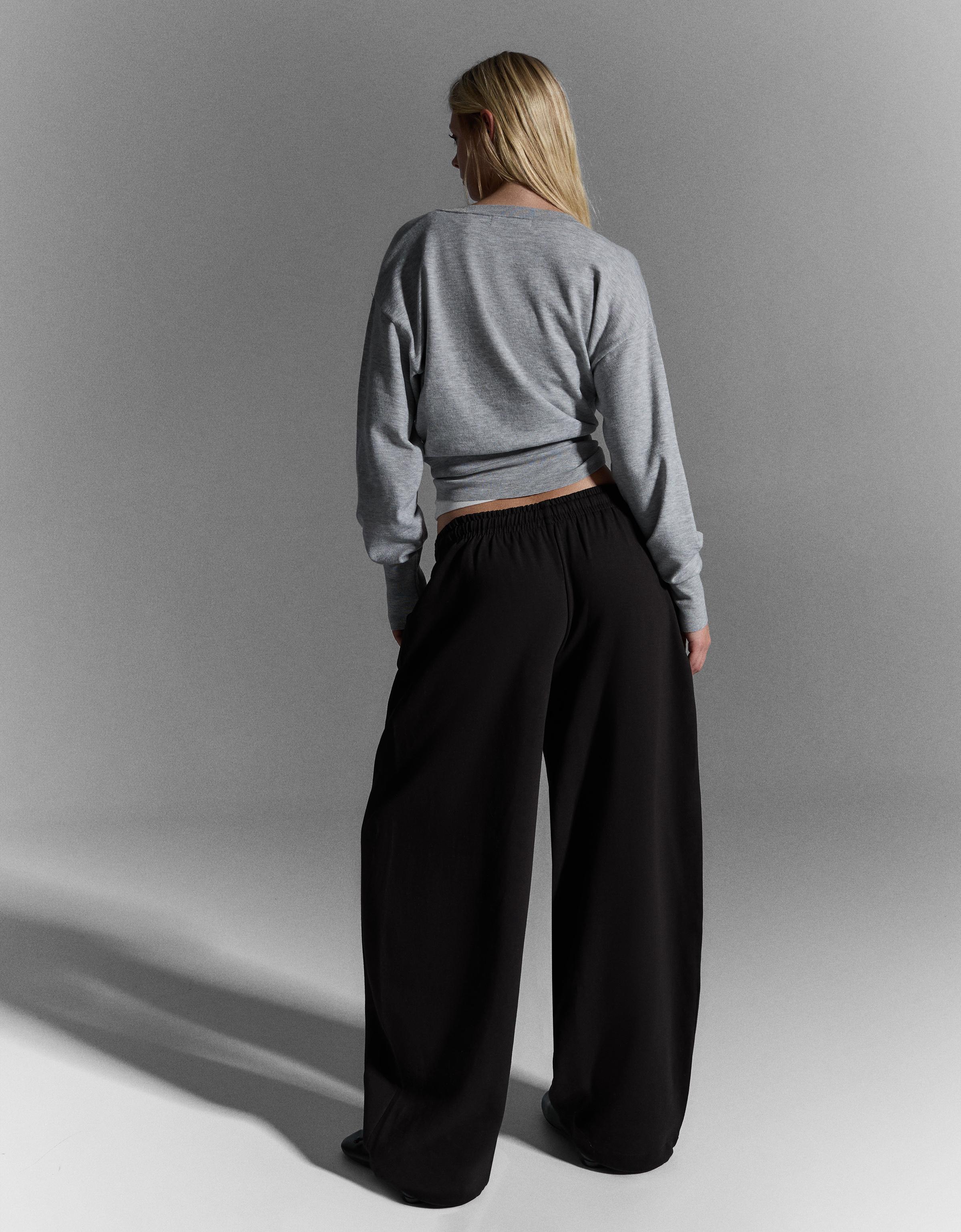 Barrel plush trousers with stoppers — Black