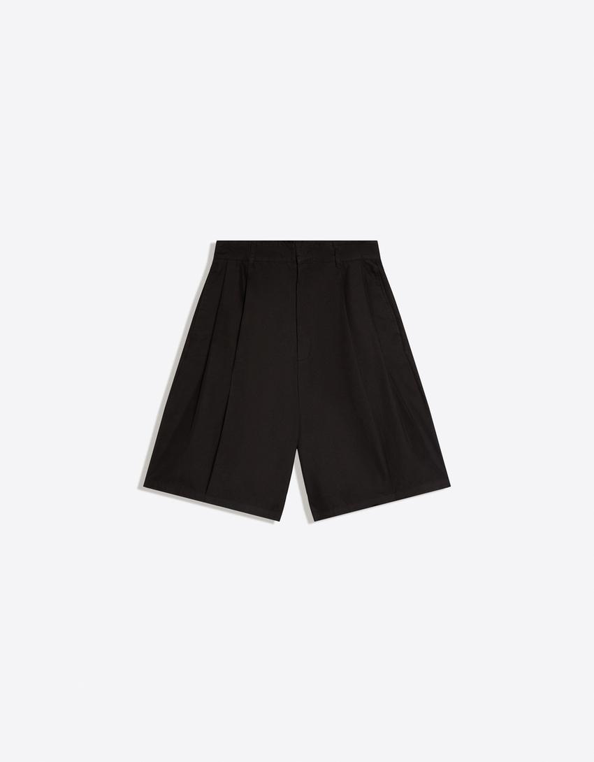 Balloon fit Bermuda shorts with darts-Black