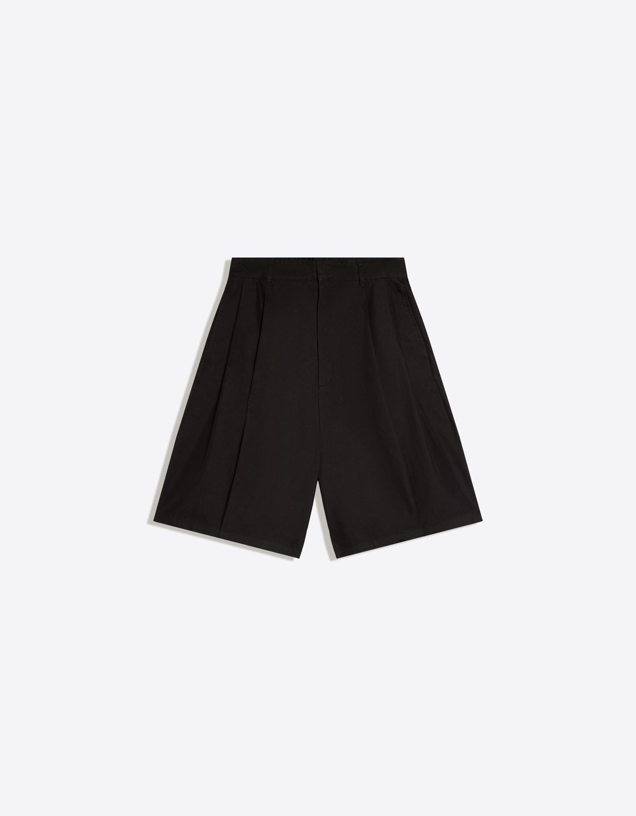 Balloon fit Bermuda shorts with darts — Black